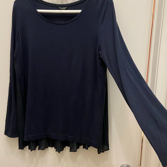 Club Monaco Pleat-back Top - Picture 3 of 6